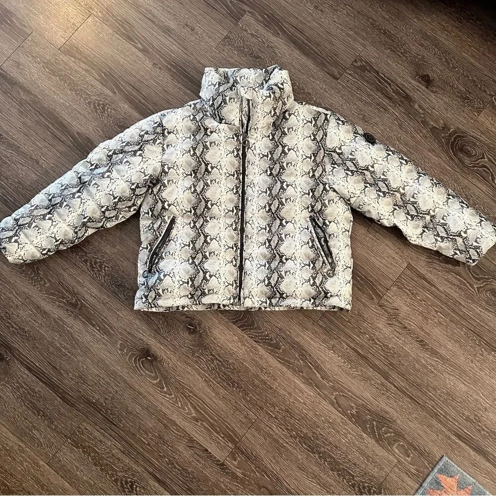 Noize Jozy Short Length Puffer in White Python New